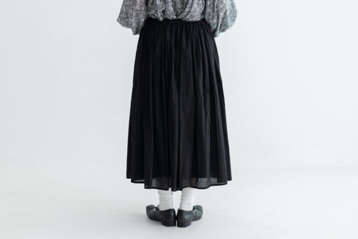 GARMENT DYE GATHER SKIRT black 3