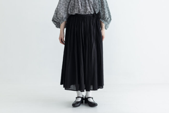 GARMENT DYE GATHER SKIRT black 1