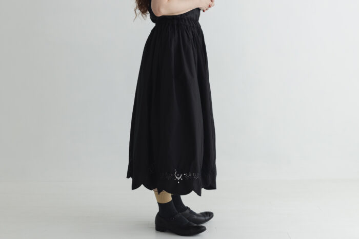 予約 SCALLOPED LACE GATHER SKIRT black サイズ1　6月 2