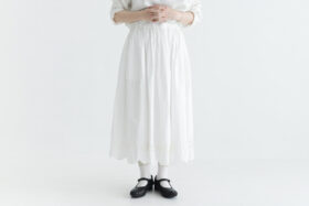 予約 SCALLOPED LACE GATHER SKIRT white サイズ1　6月 1