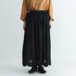 予約 SCALLOPED LACE GATHER SKIRT black サイズ2　6月