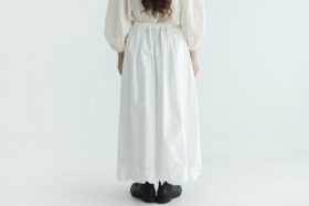 予約 SCALLOPED LACE GATHER SKIRT white サイズ2　6月 3