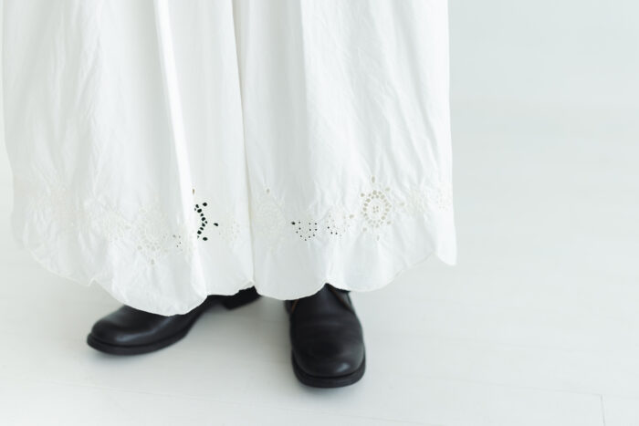 予約 SCALLOPED LACE GATHER SKIRT white サイズ2　6月 5