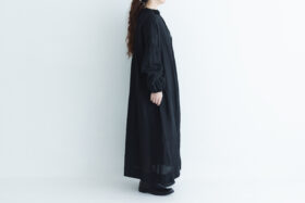 LINEN FRILL COLLAR DRESS black サイズ1　2月末〜3月初 2