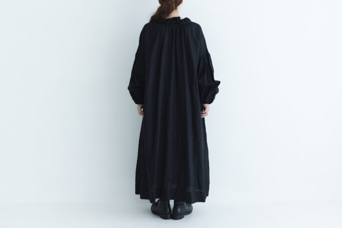 LINEN FRILL COLLAR DRESS black サイズ1　2月末〜3月初 3