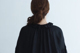 LINEN FRILL COLLAR DRESS black サイズ1　2月末〜3月初 4