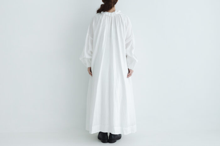 予約 LINEN FRILL COLLAR DRESS white サイズ2　2月末〜3月初 3