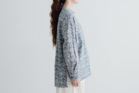 予約 R214 LIBERTY BAND COLLAR BLOUSE blue 1月末〜2月初 2