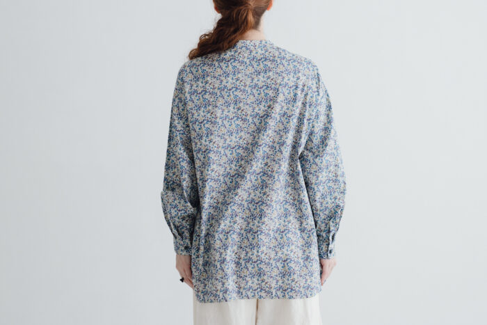 予約 R214 LIBERTY BAND COLLAR BLOUSE blue 1月末〜2月初 3