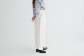 予約 R233 TRIP LINEN PANTS ecru 4月末〜5月初 2