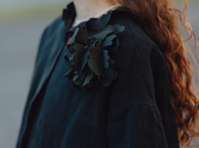 花嫁の刺繍 コサージュ black 4