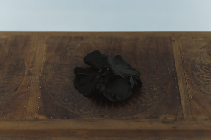 花嫁の刺繍 コサージュ black 1