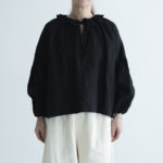 FRILL COLLAR BLOUSE black
