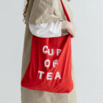 CUP OF TEA SHOULDER BAG red