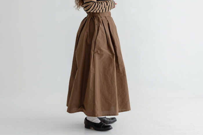 TUCK LONG SKIRT brown 2