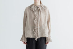G966 ANTIQUE LACE FRILL BLOUSE greige 1