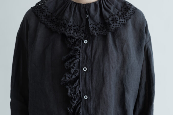 G966 ANTIQUE LACE FRILL BLOUSE noir 4