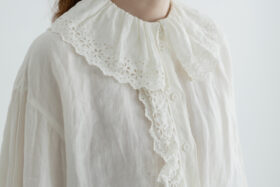 G966 ANTIQUE LACE FRILL BLOUSE royal white 4