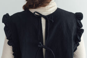 R245 CAMILLE FRILLY GILET noir 4