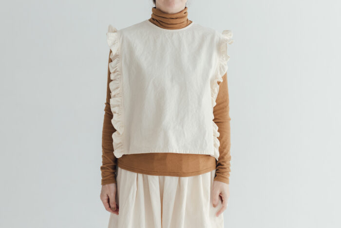 R245 CAMILLE FRILLY GILET ecru 1