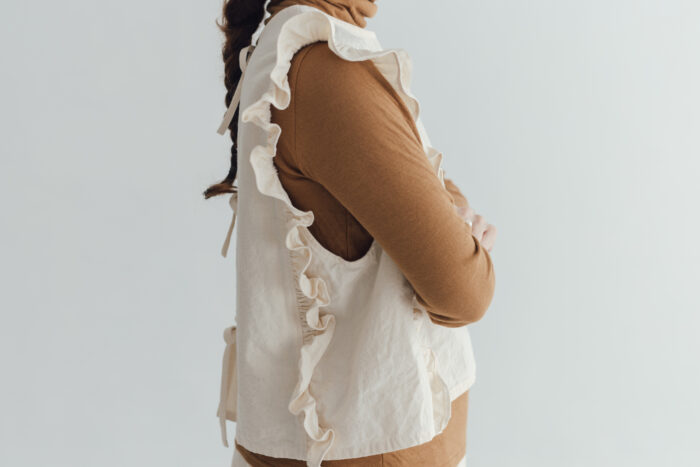 R245 CAMILLE FRILLY GILET ecru 4