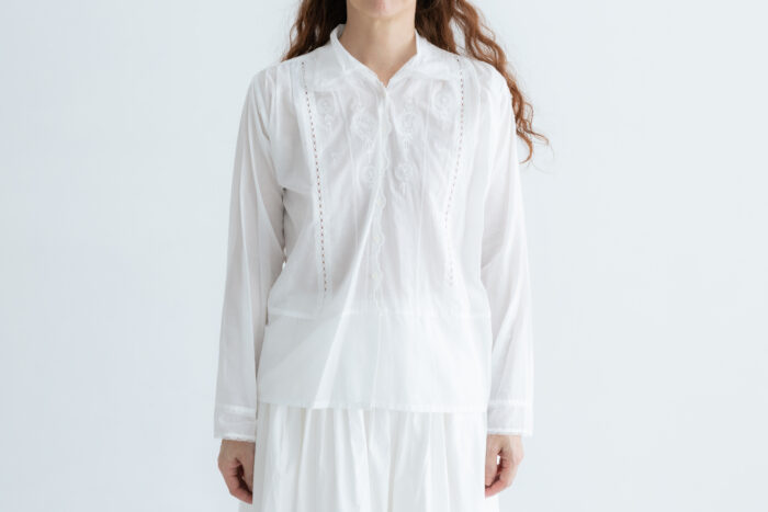 花：花刺繍ブラウス off white 1