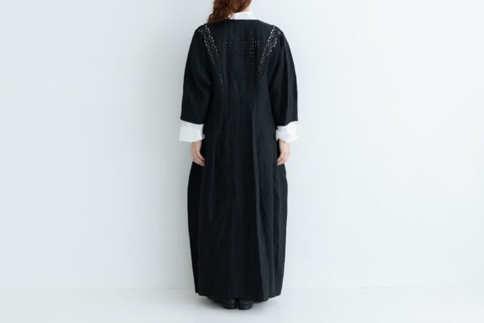 棘：刺繍のドレス noir black 3
