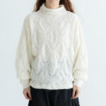 葉：モヘアニットハイネックセーター off white