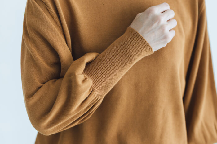 G1034 GATHER SLEEVE KNIT PULL OVER camel 4