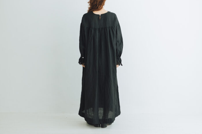 G1022 ANTIQUE LACE SLEEVE ATELIER ONE PIECE noir 3