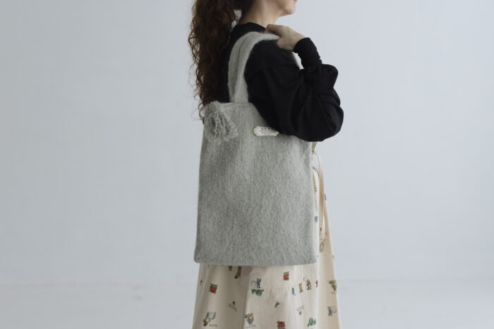 ALPACA SHAGGY TASSEL BAG fog 2