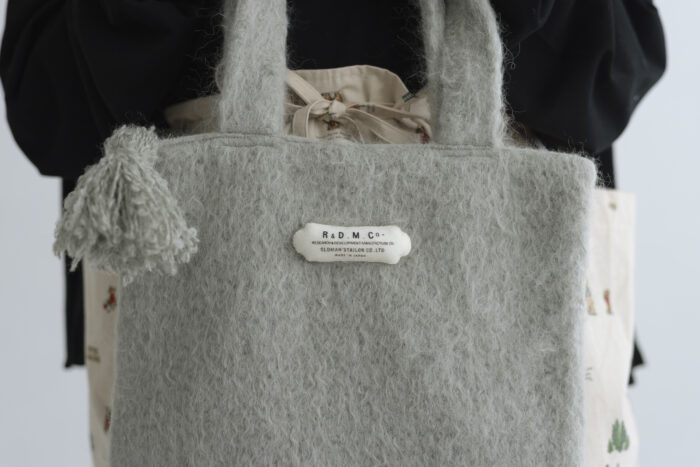 ALPACA SHAGGY TASSEL BAG fog 3