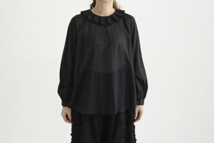 花びらの舞 tucked collar blouse 1