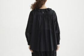 花びらの舞 tucked collar blouse 3