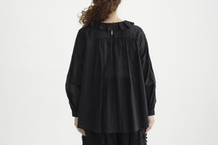 花びらの舞 tucked collar blouse 3