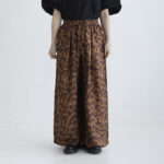 Embroidery Tuck Pants brown