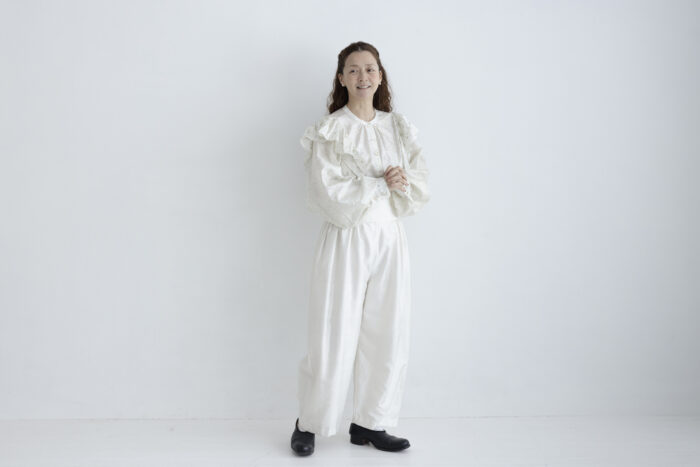 Ruffle Short Blouse white 6