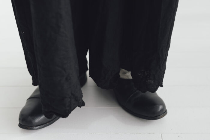 予約 G1066 ANTIQUE SCALLOPED LACE TRAVAIL SALOPETTE noir 6月初〜6月中 4