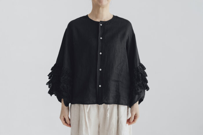 予約 G1077 ANTIQUE LACE FRILL SLEEVE BLOUSE noir 6月末〜7月初 1
