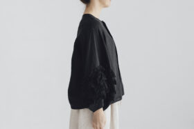 予約 G1077 ANTIQUE LACE FRILL SLEEVE BLOUSE noir 6月末〜7月初 2