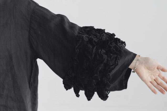 予約 G1077 ANTIQUE LACE FRILL SLEEVE BLOUSE noir 6月末〜7月初 4