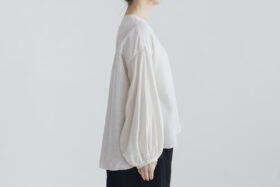 予約 G1090 ANTIQUE ROSE JACQUARD MODERNIST BLOUSE antiquw white 8月中〜8月末 2