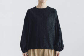 予約 G1090 ANTIQUE ROSE JACQUARD MODERNIST BLOUSE noir 8月中〜8月末 1