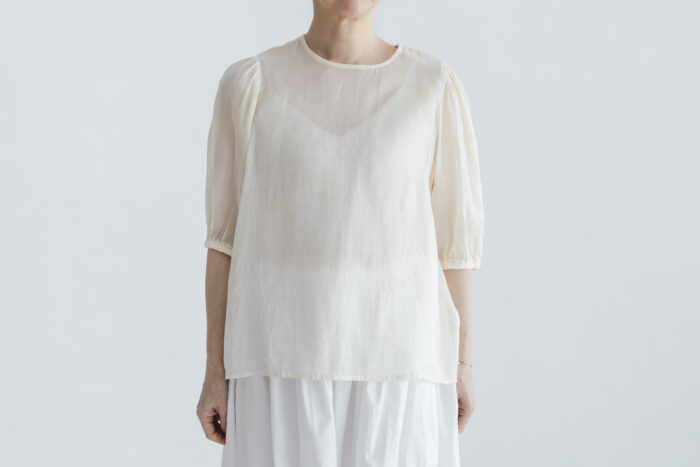 予約 G1081 GATHER SLEEVE MODERNIST BLOUSE milk 7月初〜7月中 1