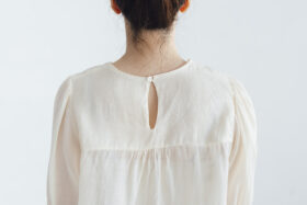 予約 G1081 GATHER SLEEVE MODERNIST BLOUSE milk 7月初〜7月中 6