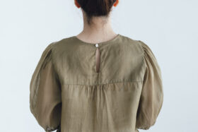 予約 G1081 GATHER SLEEVE MODERNIST BLOUSE khaki 7月初〜7月中 5
