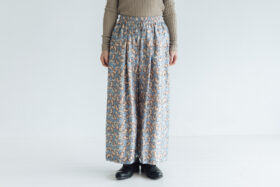 BN 2563 Embroidery Tuck Pants Dull blue 1