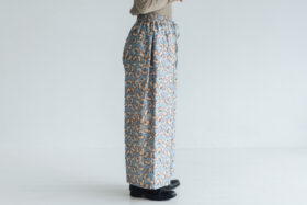 BN 2563 Embroidery Tuck Pants Dull blue 2