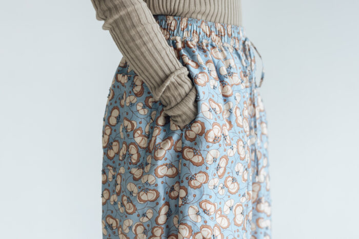 BN 2563 Embroidery Tuck Pants Dull blue 5
