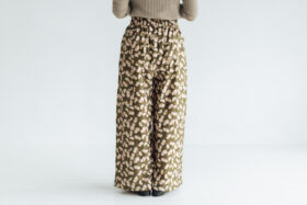 BN 2563 Embroidery Tuck Pants olive 3